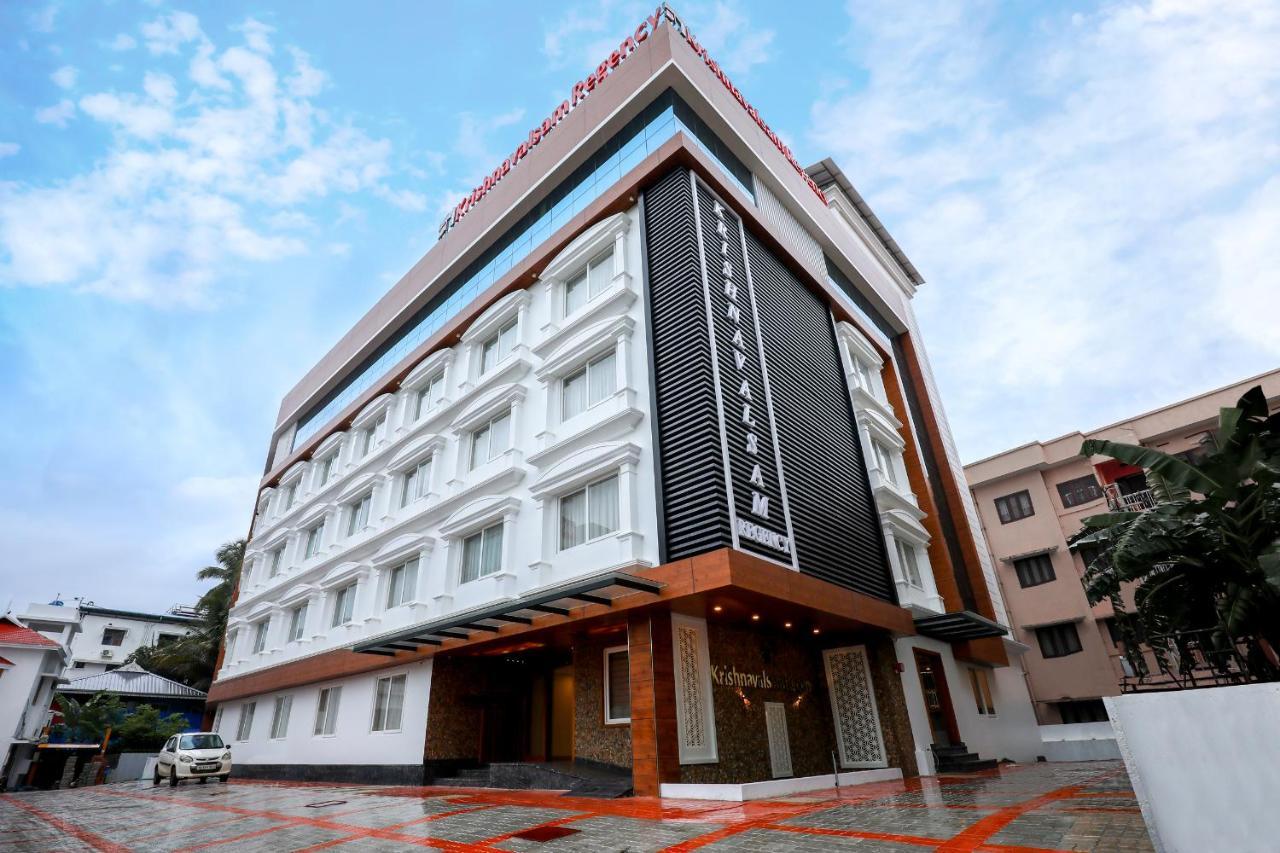 Krishnavalsam Regency Hotel Guruvayur Exterior photo